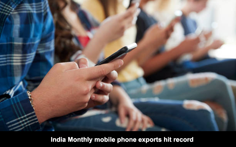 india monthly mobile phone exports hit record